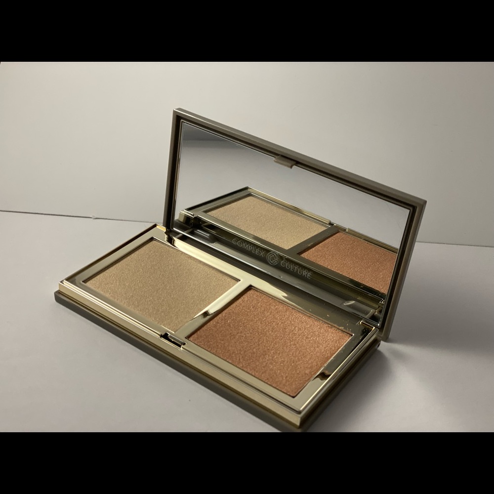 Complex culture highlighting duo in Good Lighting